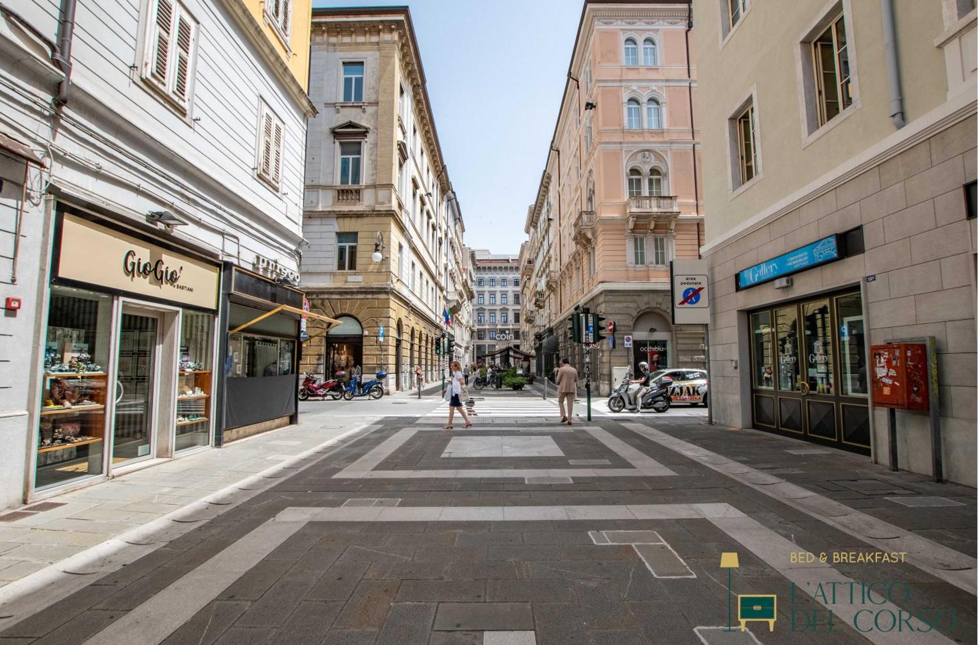 L'Attico Del Corso Daire Trieste Dış mekan fotoğraf