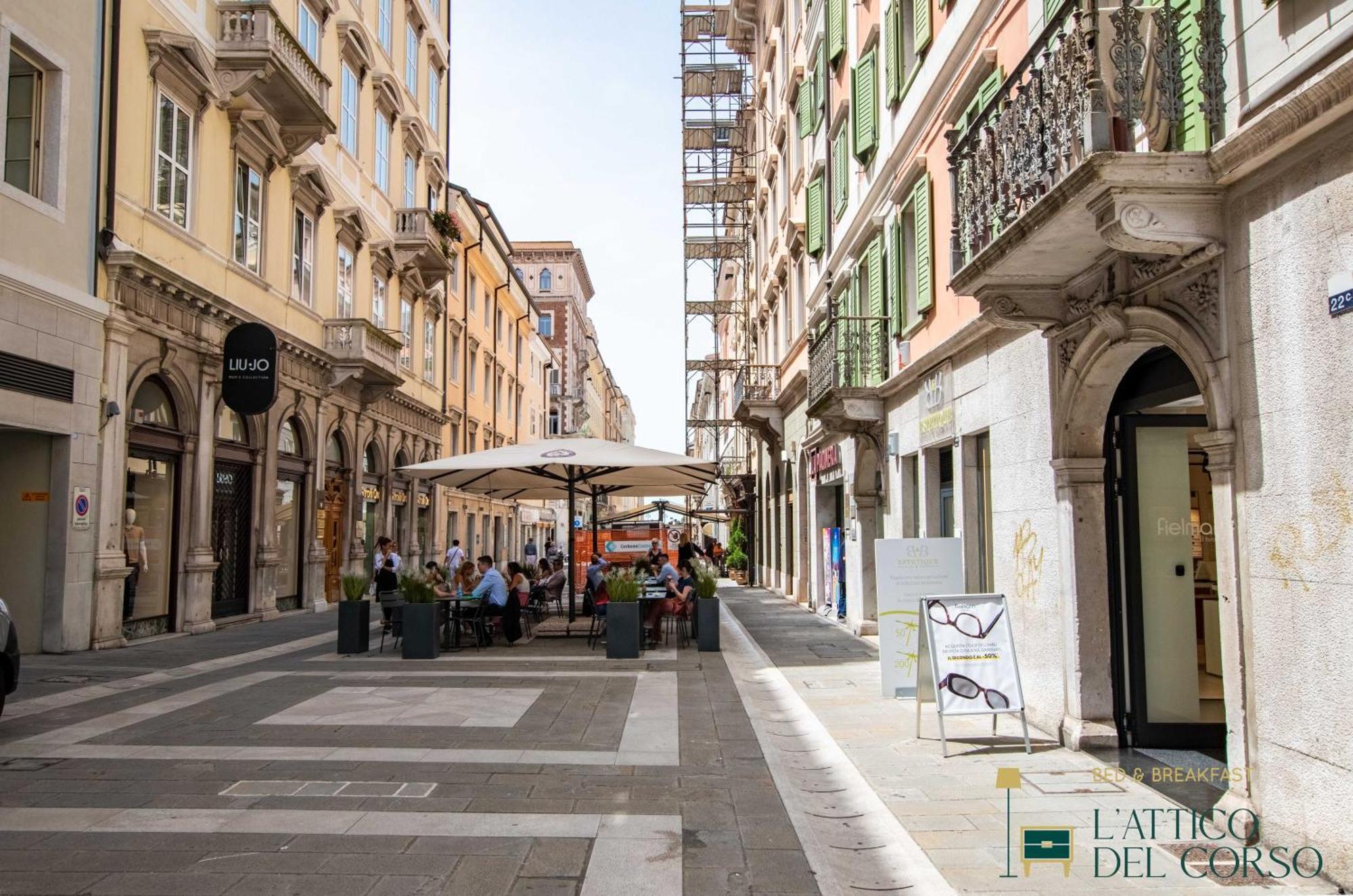 L'Attico Del Corso Daire Trieste Dış mekan fotoğraf